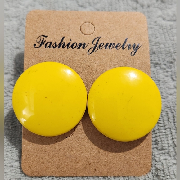 Vintage 80s Large Disc Round Plastic Yellow Earrings - Picture 1 of 7